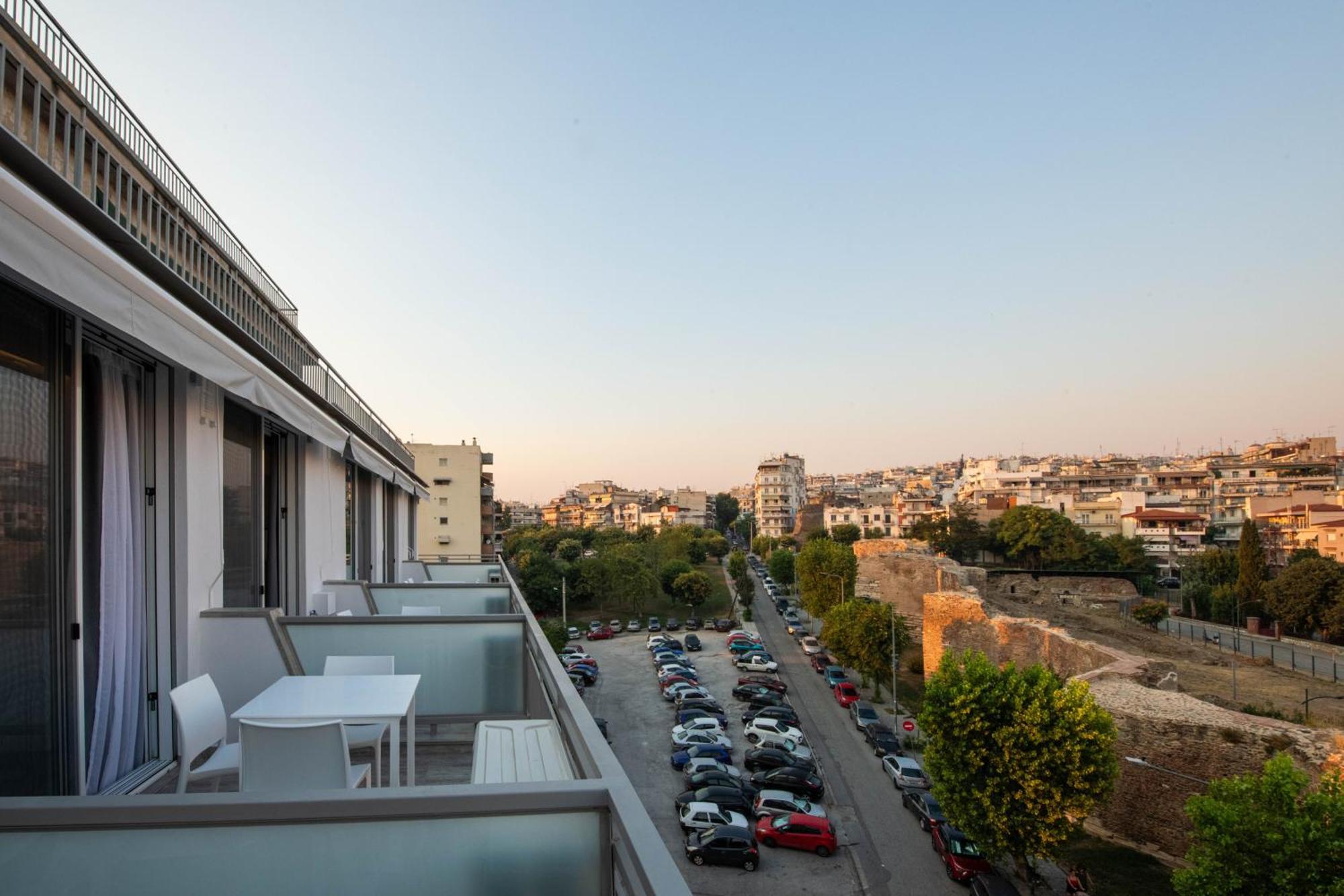 Skia Luxury Living Above The Walls Салоники Экстерьер фото
