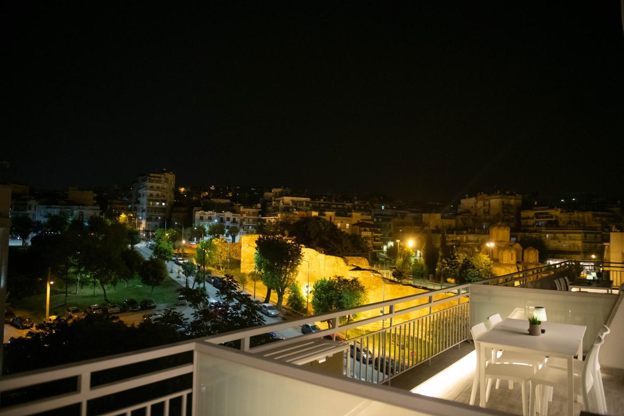 Skia Luxury Living Above The Walls Салоники Экстерьер фото